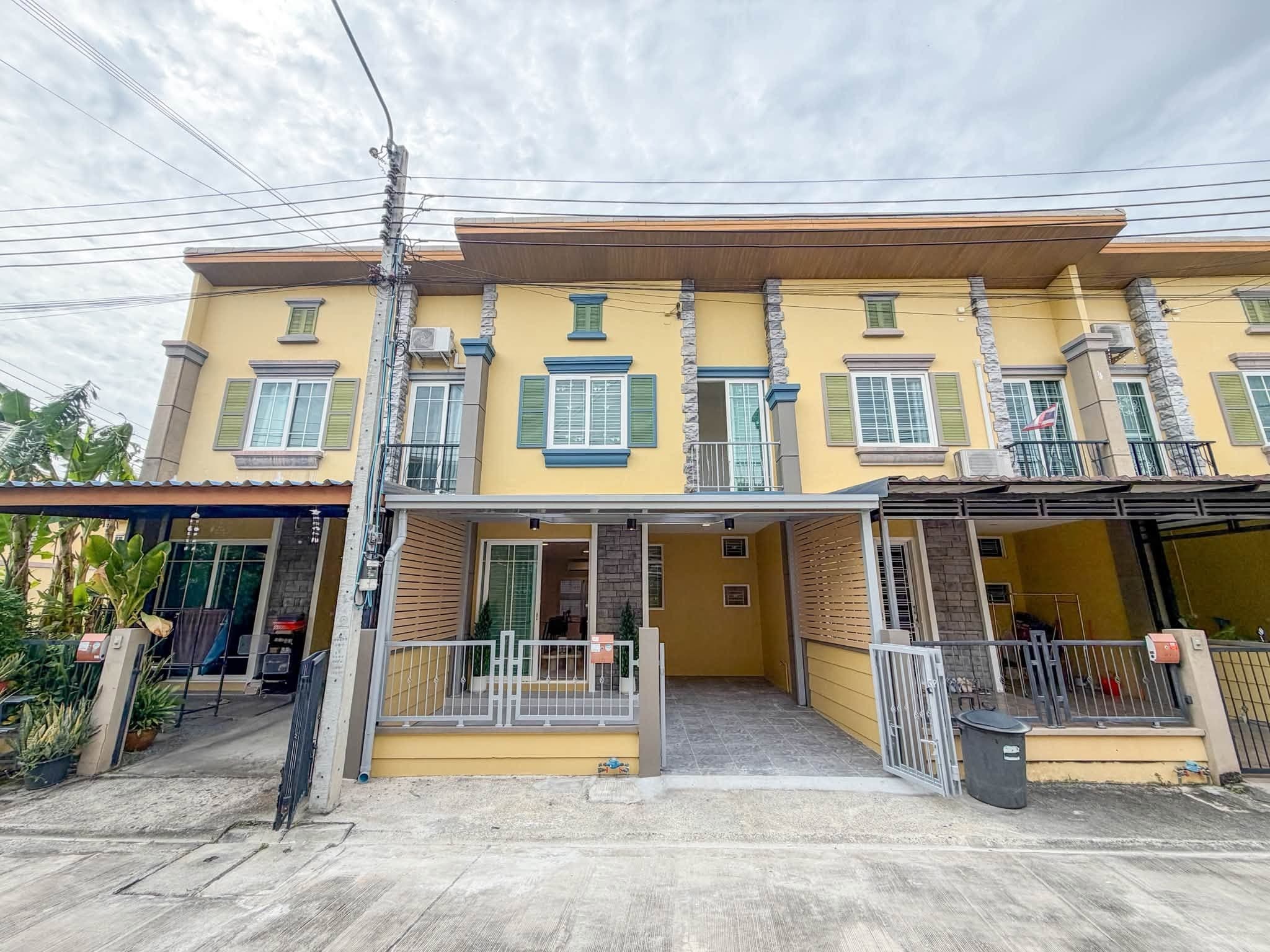 🏠 ทาวน์โฮม 4 ห้องนอน รีโนเวทใหม่ "โกลเด้นทาวน์ รัตนาธิเบศร์-สถานีไทรม้า" | ราคา 3.09 ล้านบาท